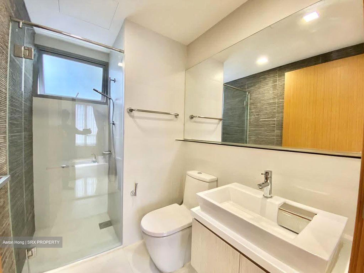 Vista Residences (D12), Condominium #618922081